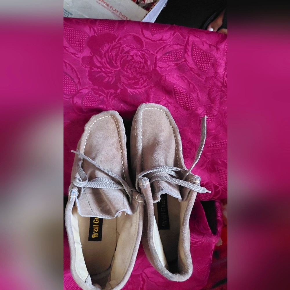 Size 5 in men Trail Guide ankle boots